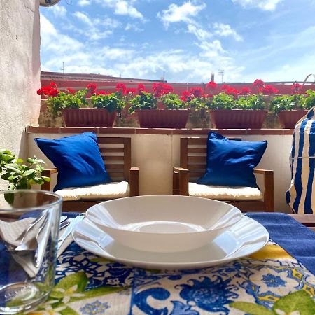 Casa Con Terrazzo In Centro Apartment Наполи Екстериор снимка