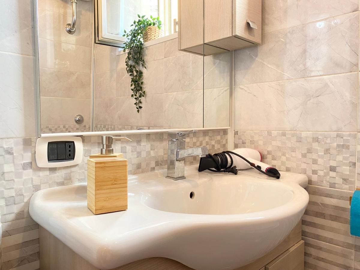 Casa Con Terrazzo In Centro Apartment Наполи Екстериор снимка